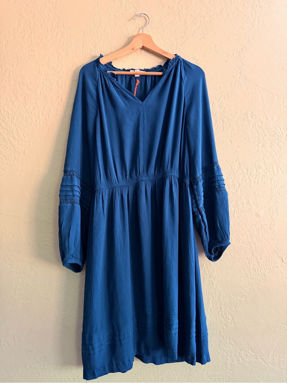 Knox Rose Blue Long Sleeve V-Neck Midi Dress - Picture 2 of 5